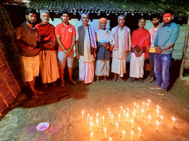 उपराष्ट्रपति बनेको खुशीयालिमा रौतहटको विभिन्न ठाउँमा दिप-प्रजवल्न