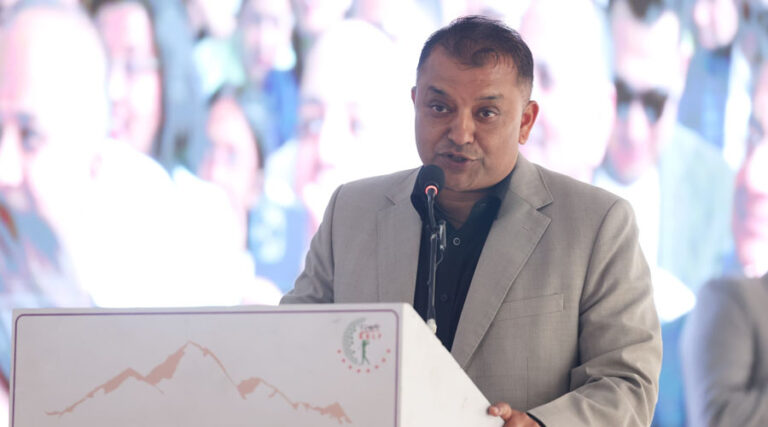 प्रधानमन्त्रीप्रति गगनको कटाक्ष : बिँड तातेर ताप्के नतात्ने रहेछ
