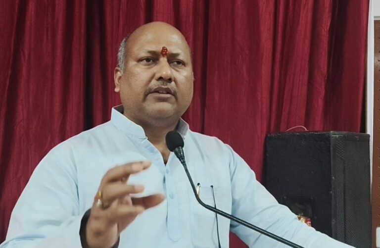 मुख्यमन्त्री सिंहको गुनासो : कर्मचारीबाट सहयोग नपाएकै कारण विकास बजेट इच्छाअनुसार खर्च हुन सकेन